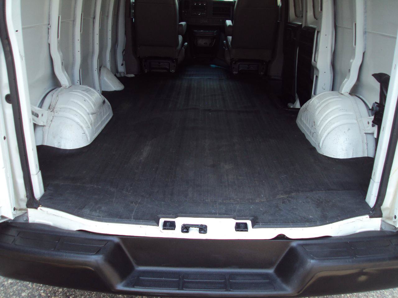 Used 2012 Chevrolet Express 1500 AWD w/ Power Package image 8