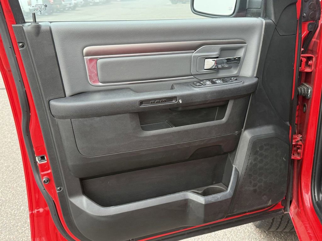 Used 2024 RAM 1500 Classic SLT image 9