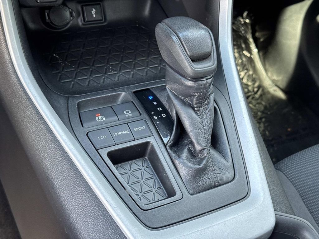 Used 2020 Toyota RAV4 LE w/ All Weather Liner Package image 15