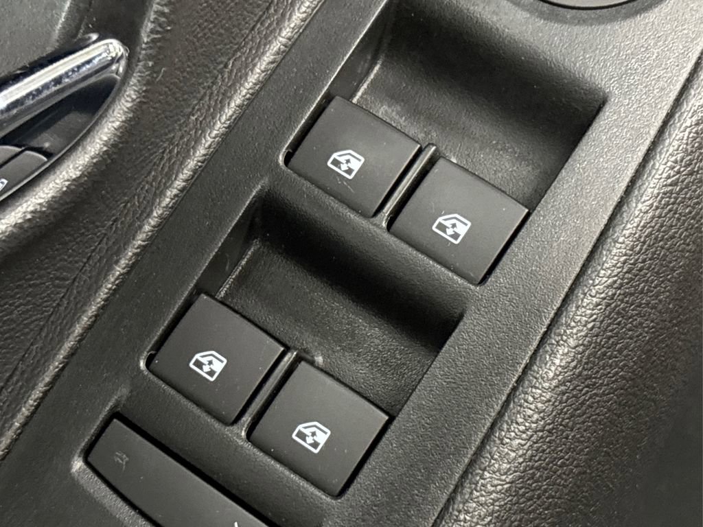 Used 2020 Chevrolet Trax LT w/ LT Convenience Package image 32