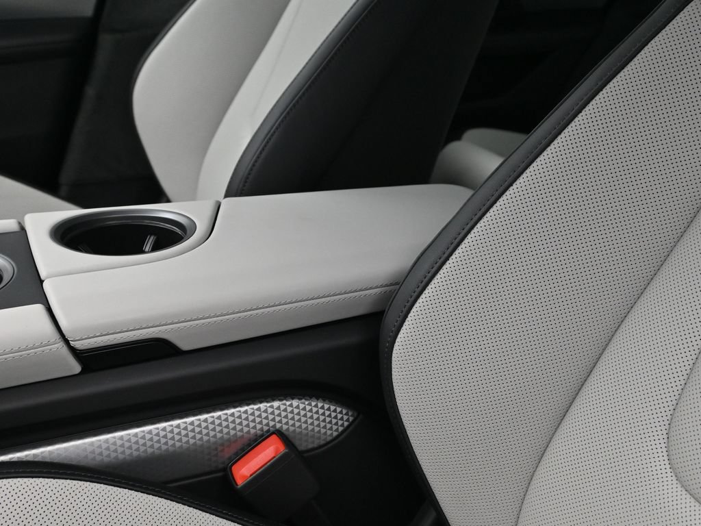 New 2026 Porsche Taycan GTS AWD/4WD image 21