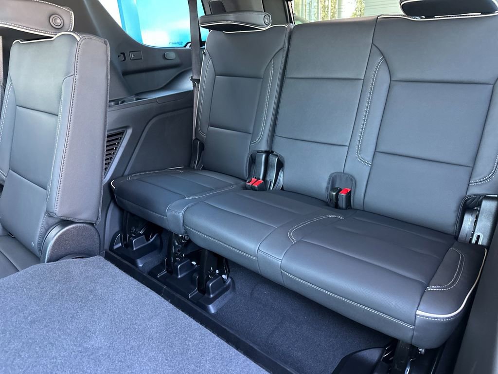 New 2026 GMC Yukon Elevation w/ LPO, Hit The Road Package image 14