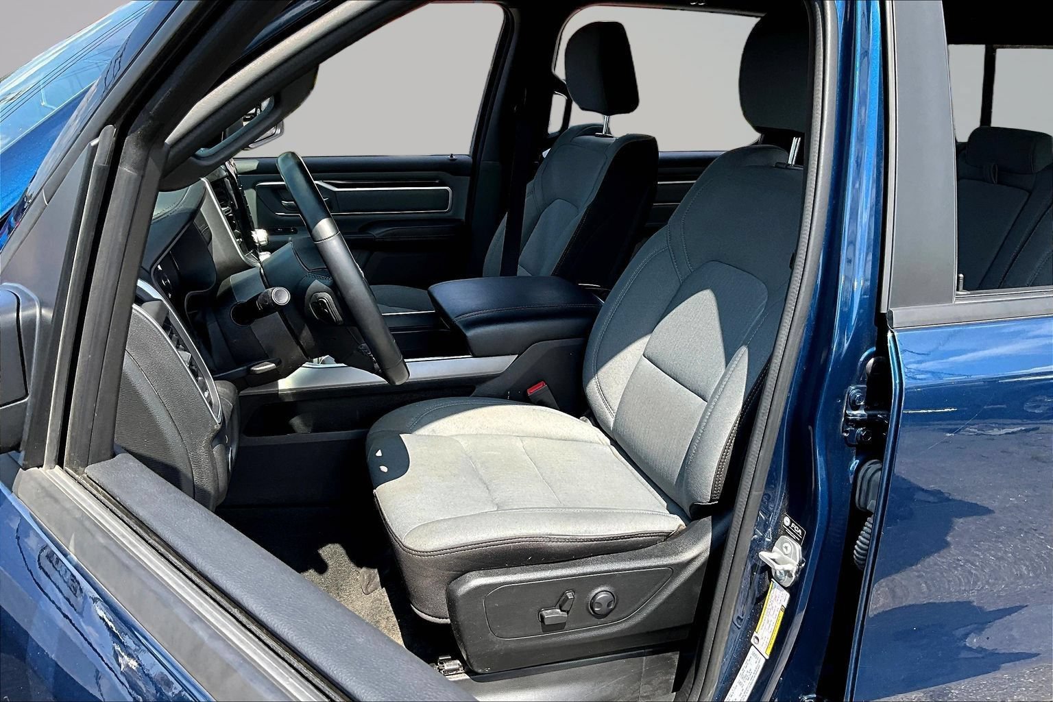 Used 2023 RAM 1500 Big Horn AWD/4WD image 20