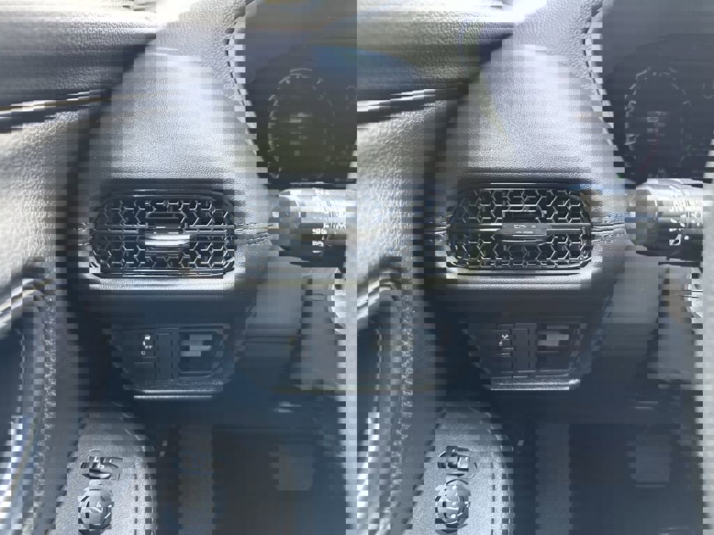 Used 2025 Honda HR-V LX image 28