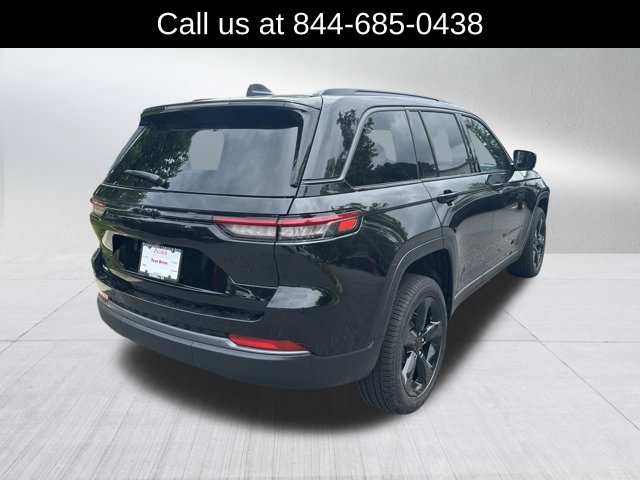 New 2026 Jeep Grand Cherokee Limited w/ Limited Altitude Package AWD/4WD image 5
