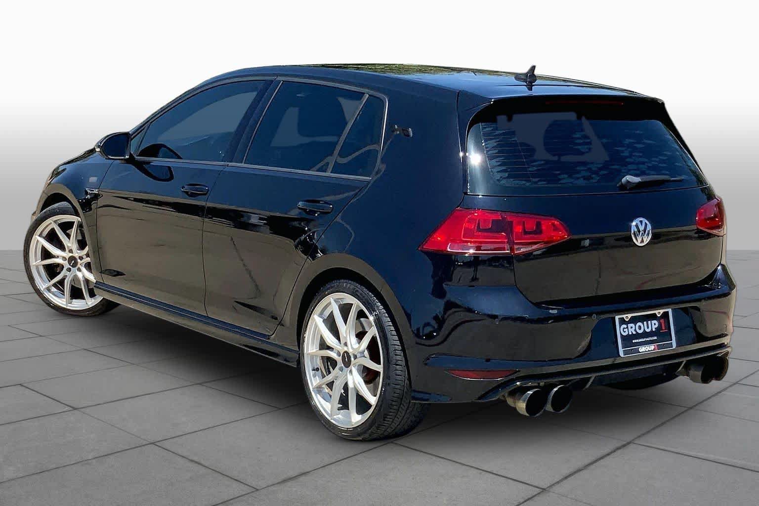 Used 2017 Volkswagen Golf R 4-Door AWD/4WD image 11