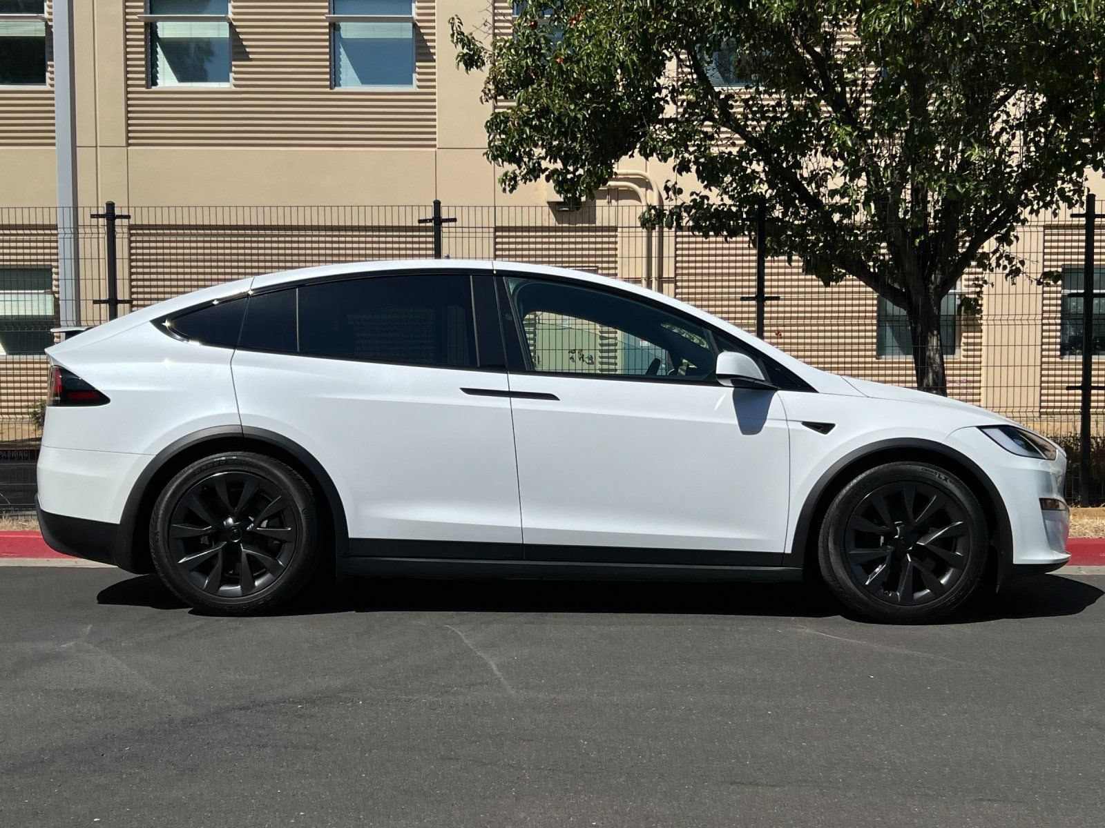 Used 2023 Tesla Model X AWD/4WD image 7