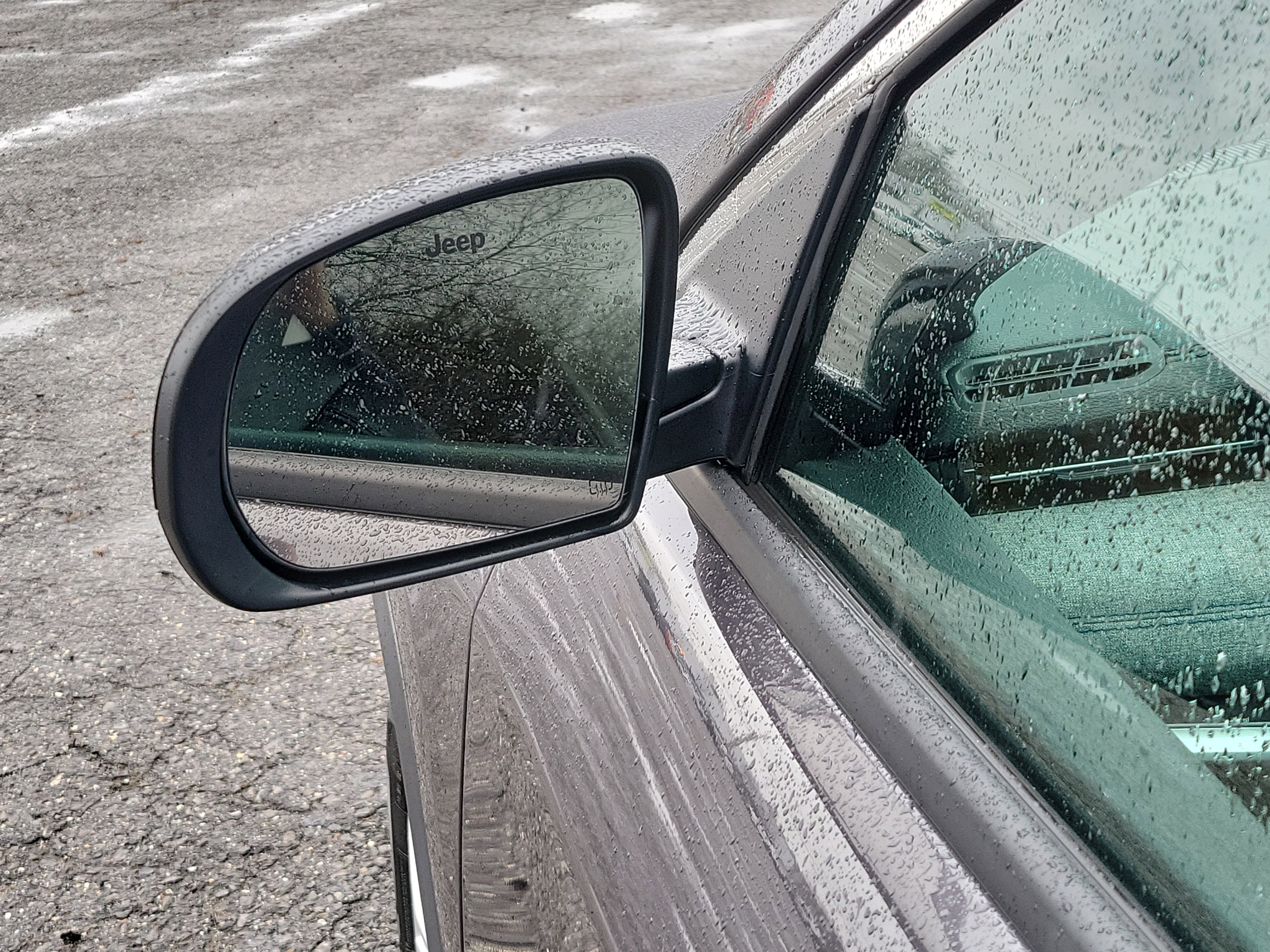 Used 2024 Jeep Compass Latitude image 10