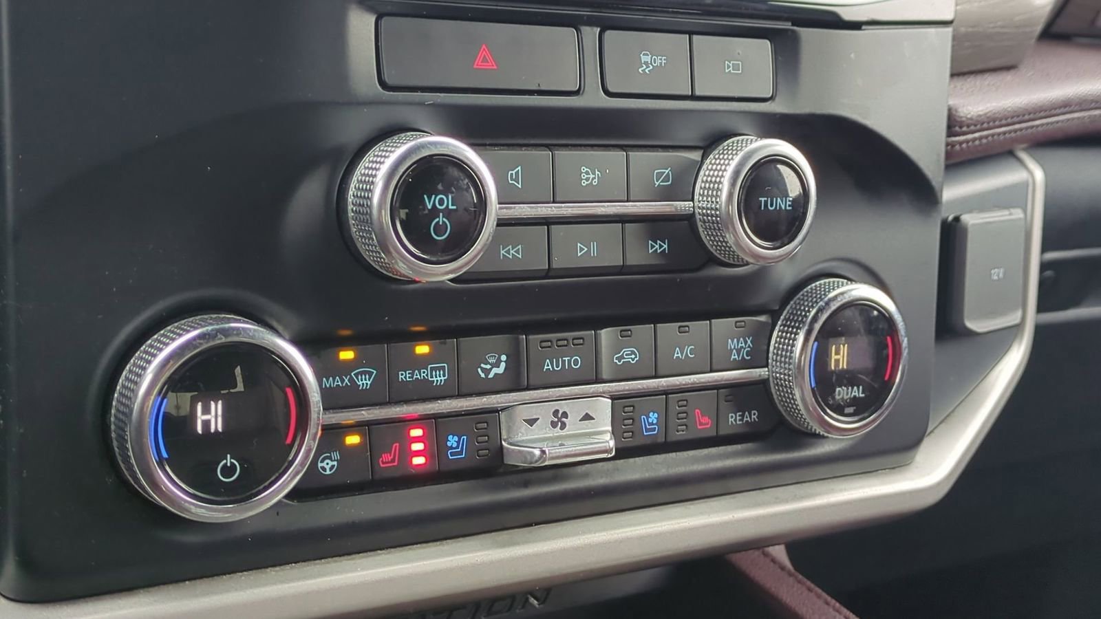 Used 2022 Ford Expedition Max Limited image 33