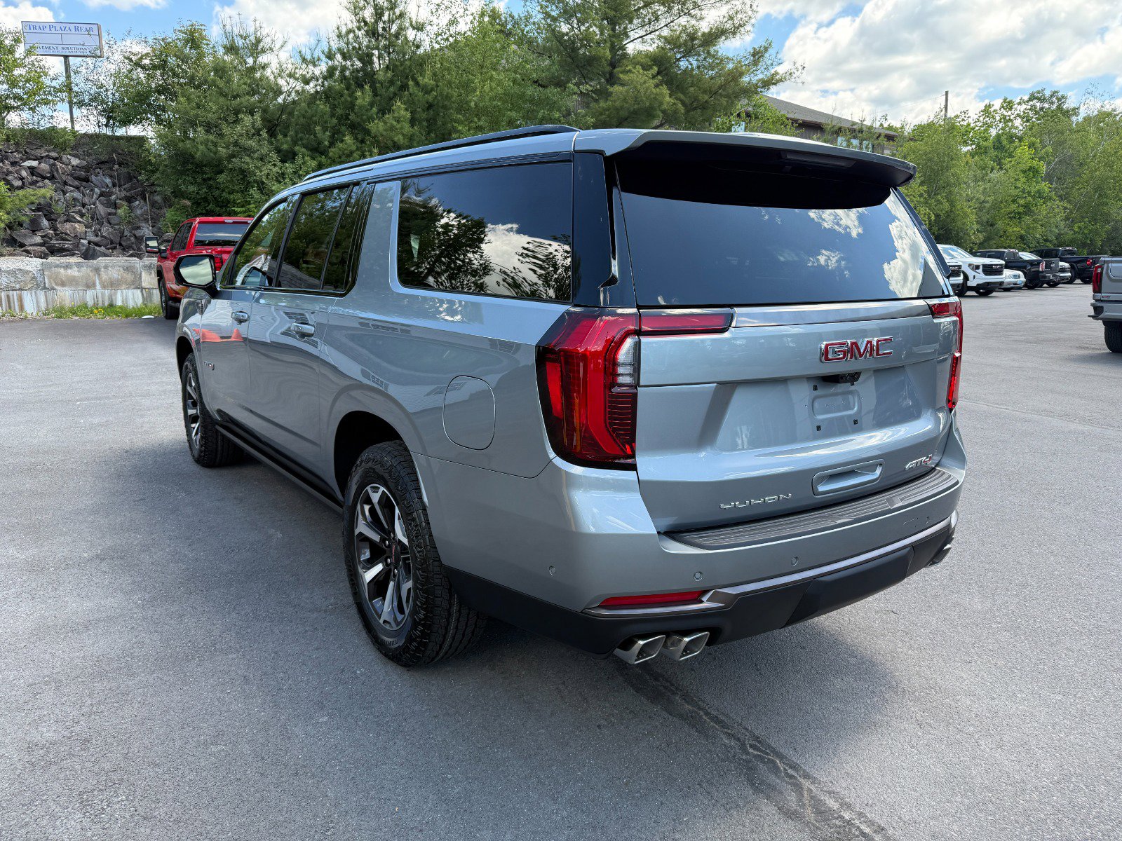 New 2026 GMC Yukon XL AT4 Ultimate w/ LPO, Floor Liner Package AWD/4WD image 3