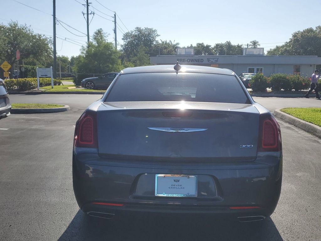 Used 2019 Chrysler 300 Touring w/ Sport Appearance Package RWD image 13