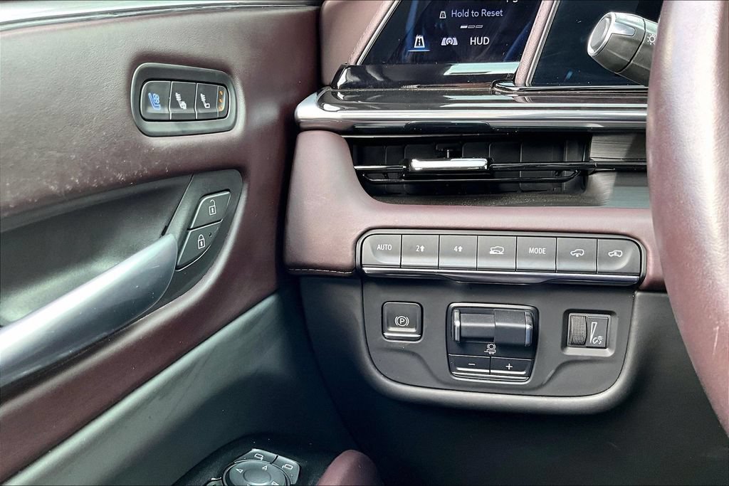Used 2023 Cadillac Escalade Sport Platinum w/ LPO, ONYX Package AWD/4WD image 24