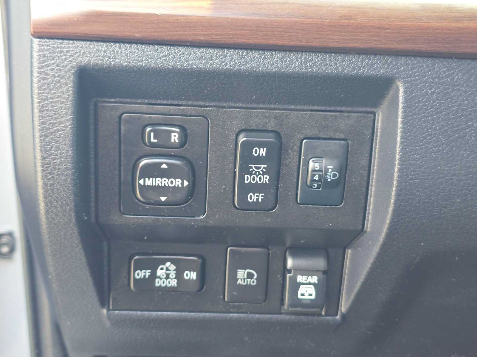 Used 2019 Toyota Tundra Limited AWD/4WD image 25
