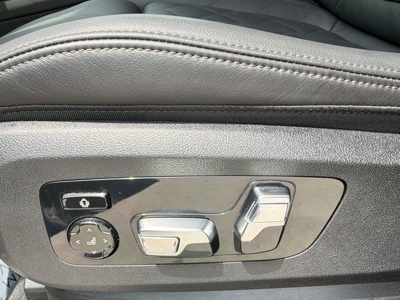 Used 2026 BMW X5 M60i AWD/4WD image 14