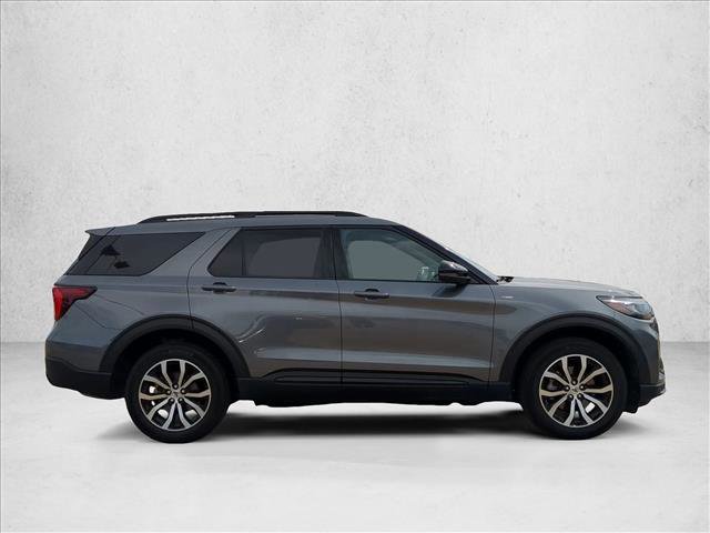 Used 2025 Ford Explorer ST-Line AWD/4WD image 4
