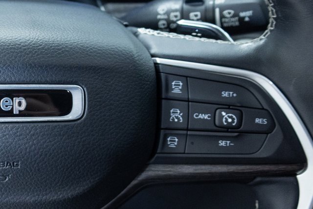 Used 2022 Jeep Grand Cherokee L Limited image 14