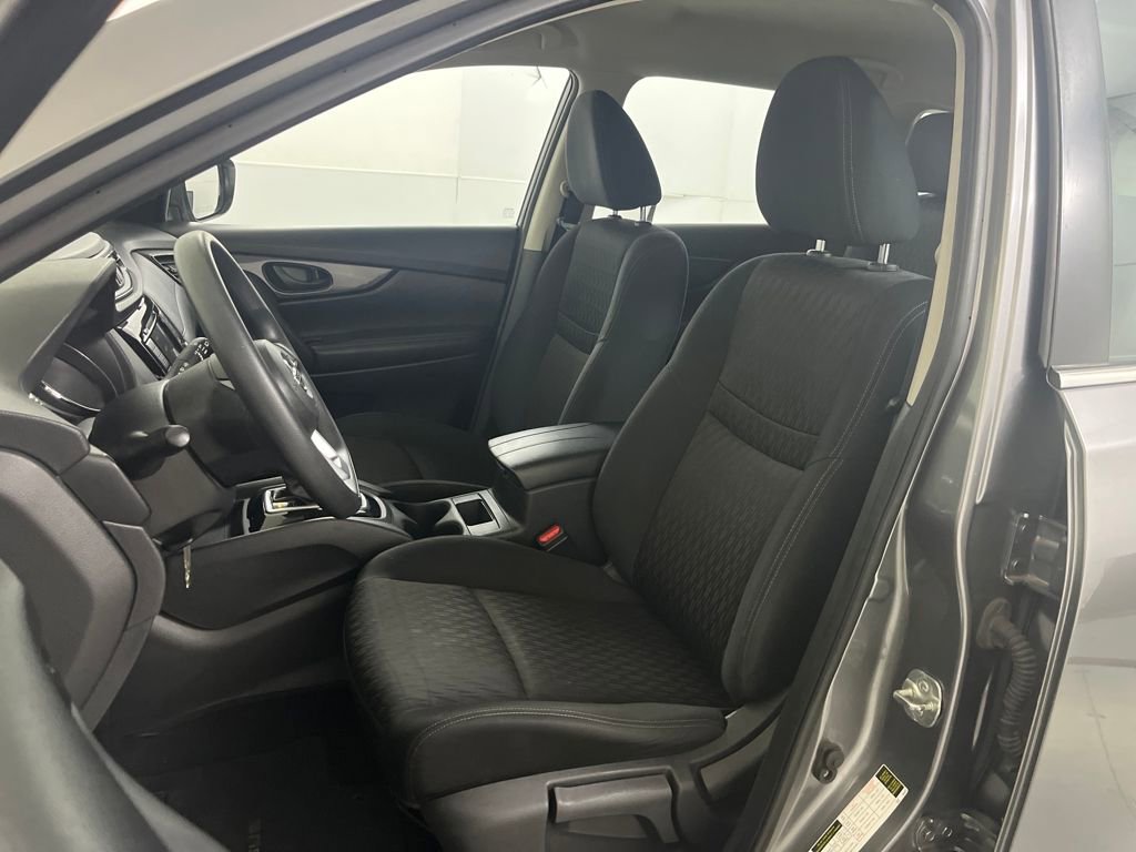 Used 2019 Nissan Rogue S image 19