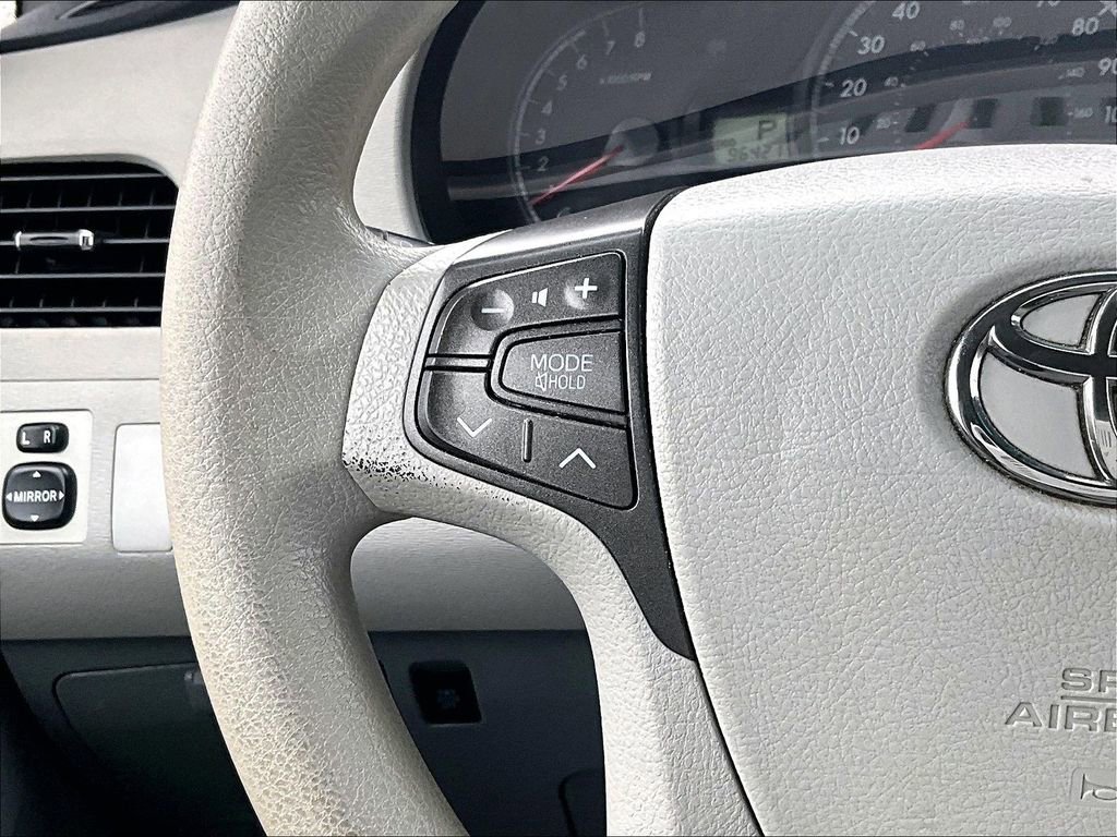 Used 2012 Toyota Sienna LE w/ Towing Pkg image 16