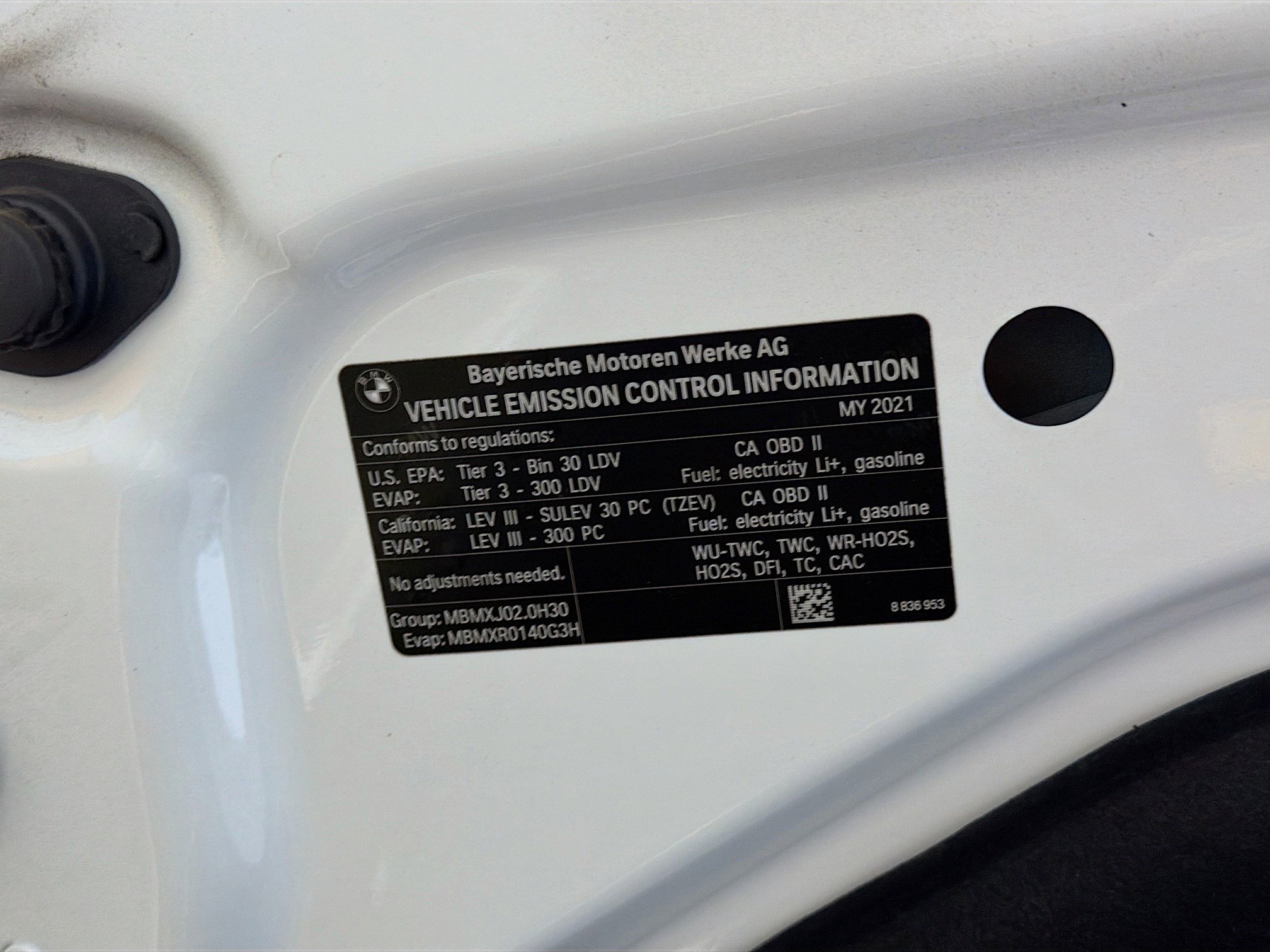 Used 2021 BMW 530e w/ Premium Package image 17