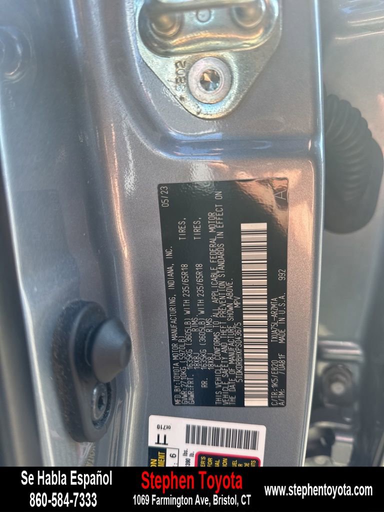 Used 2023 Toyota Highlander XLE AWD/4WD image 30