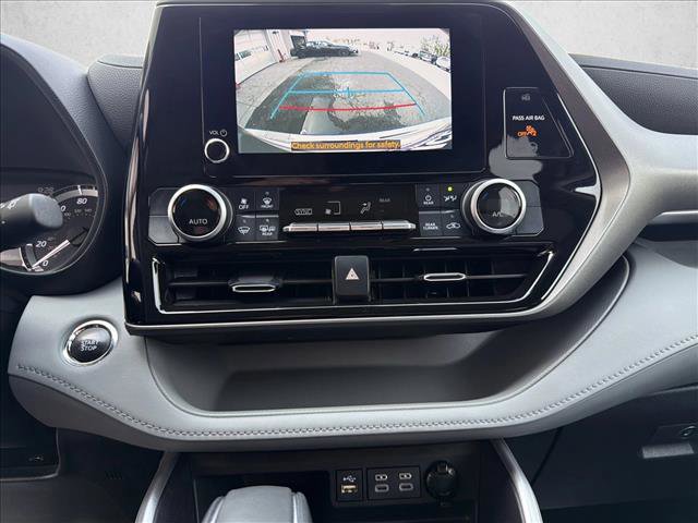 Used 2023 Toyota Highlander LE FWD image 20