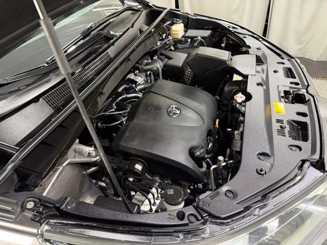 Used 2018 Toyota Highlander Limited AWD/4WD image 31