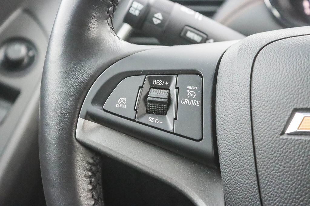 Used 2022 Chevrolet Trax LT w/ LT Convenience Package image 21