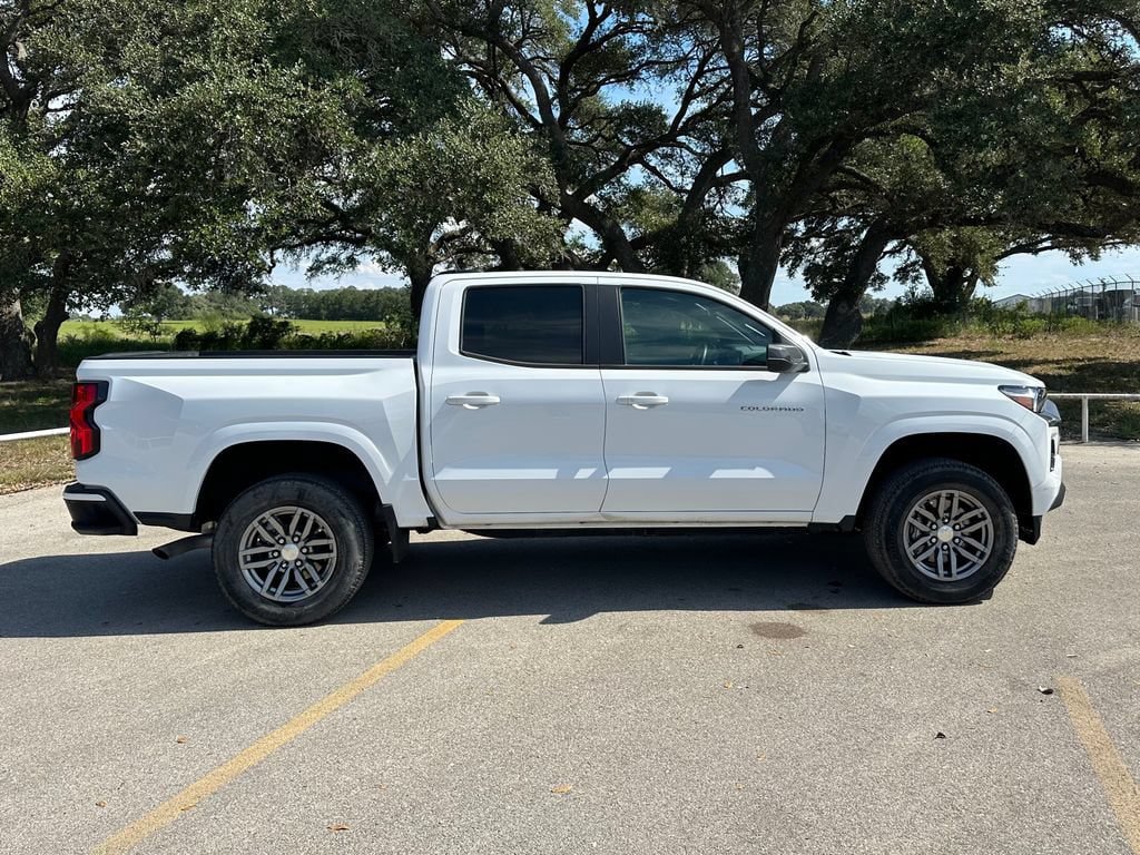 Used 2023 Chevrolet Colorado LT RWD image 4