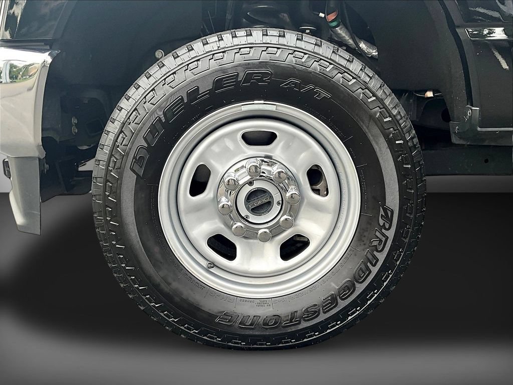 Used 2025 Ford F350 XL w/ FX4 Off-Road Package AWD/4WD image 29