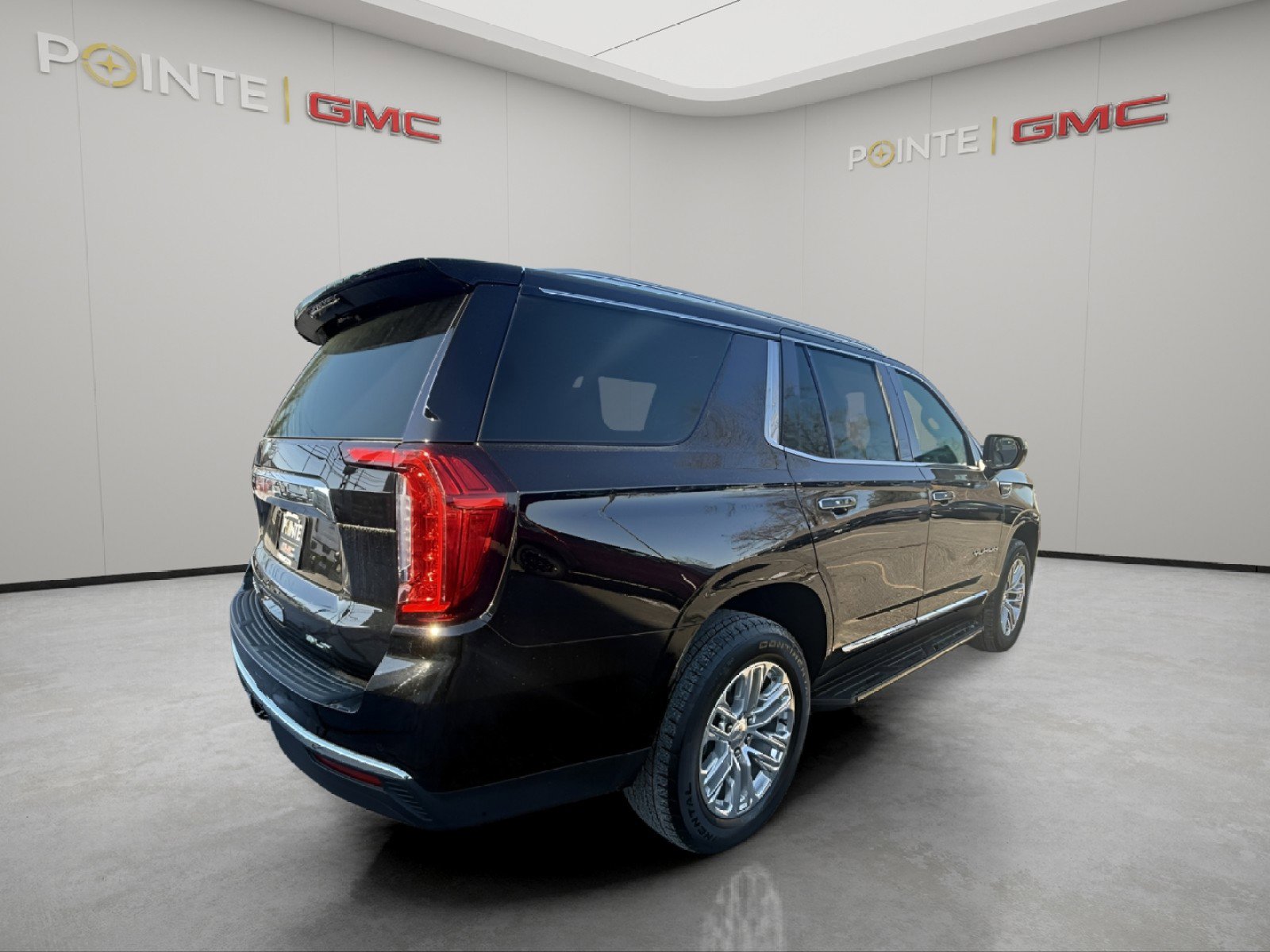 Used 2024 GMC Yukon SLT image 3