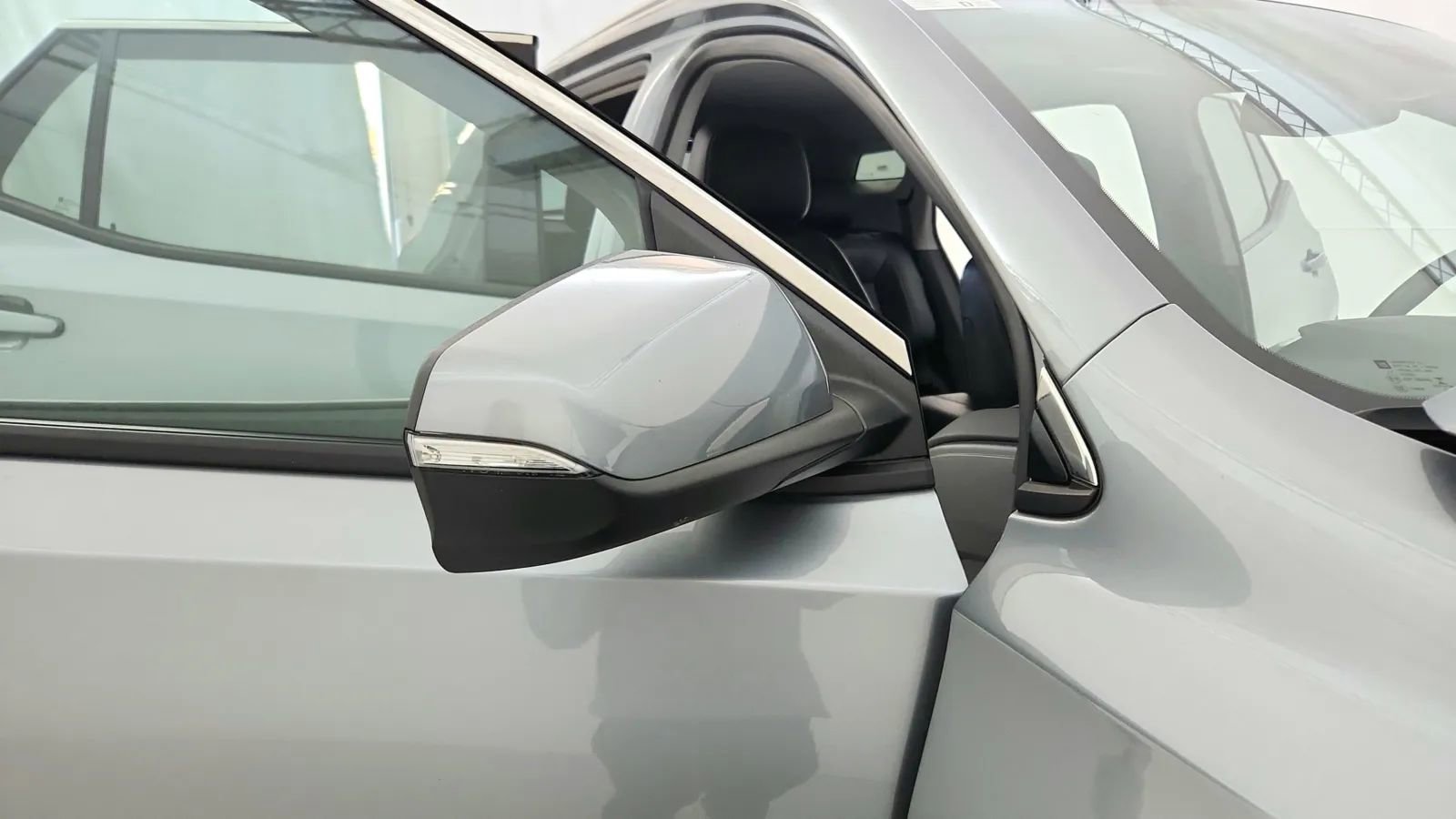 Used 2023 GMC Terrain SLT image 18