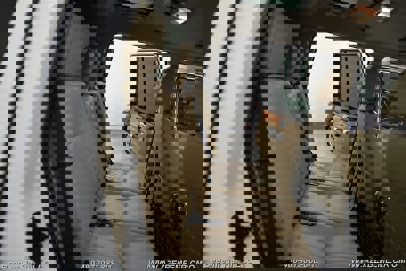 Used 2015 Land Rover LR4 HSE image 23