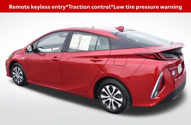 Used 2020 Toyota Prius Prime LE image 3
