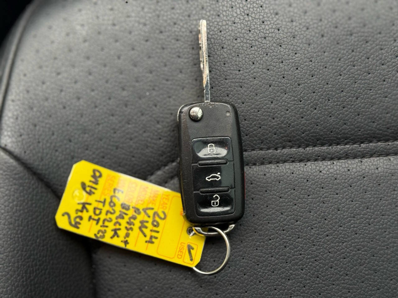 Used 2014 Volkswagen Passat TDI SE image 33