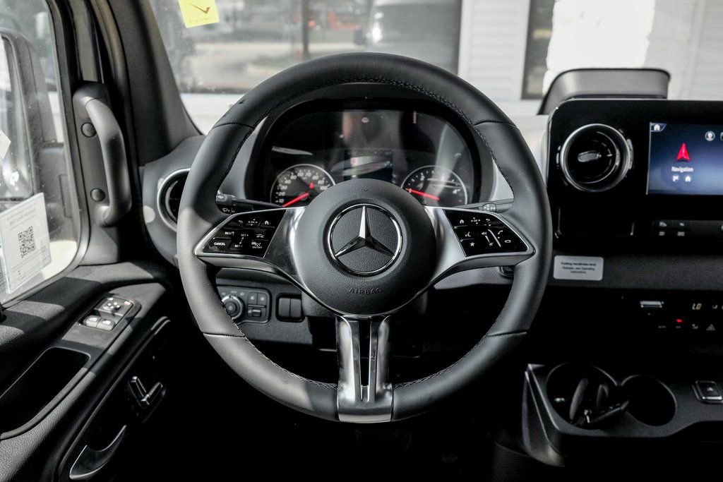 Used 2025 Mercedes-Benz Sprinter 3500 image 18