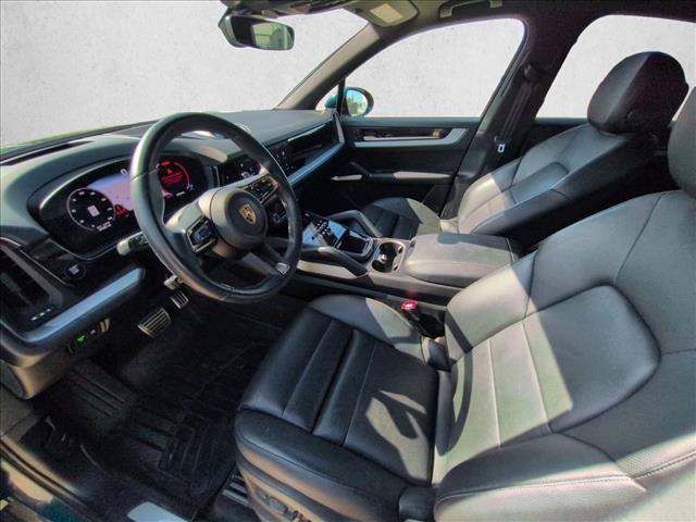 Used 2024 Porsche Cayenne S AWD/4WD image 10
