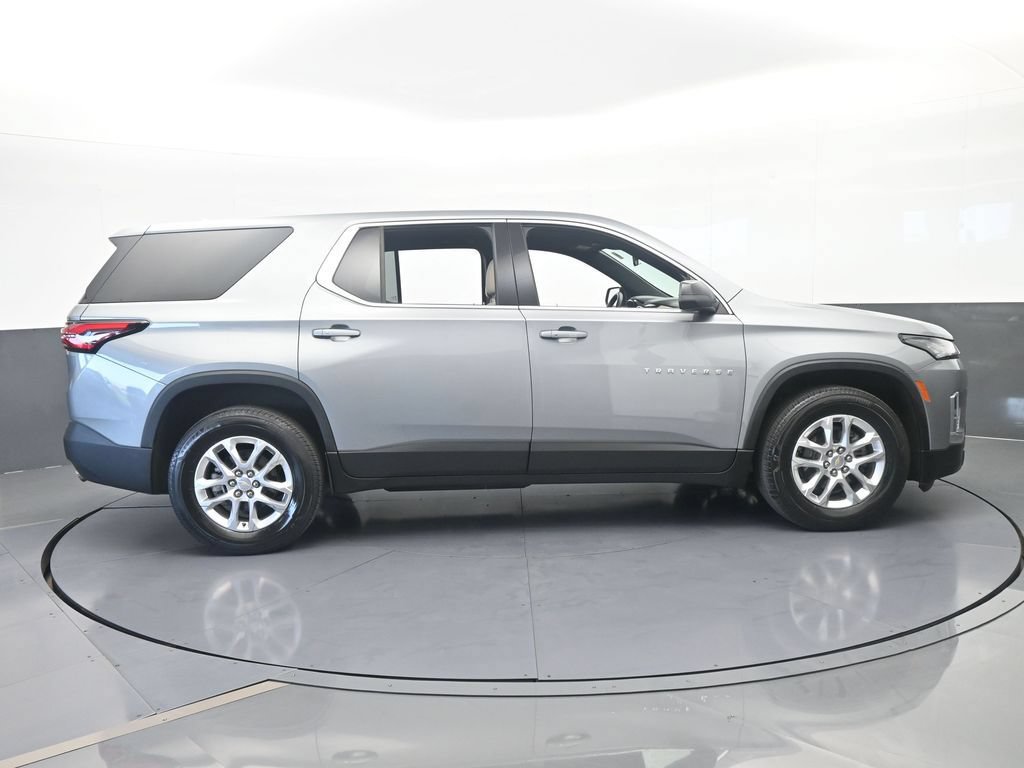 Used 2023 Chevrolet Traverse LS FWD image 7