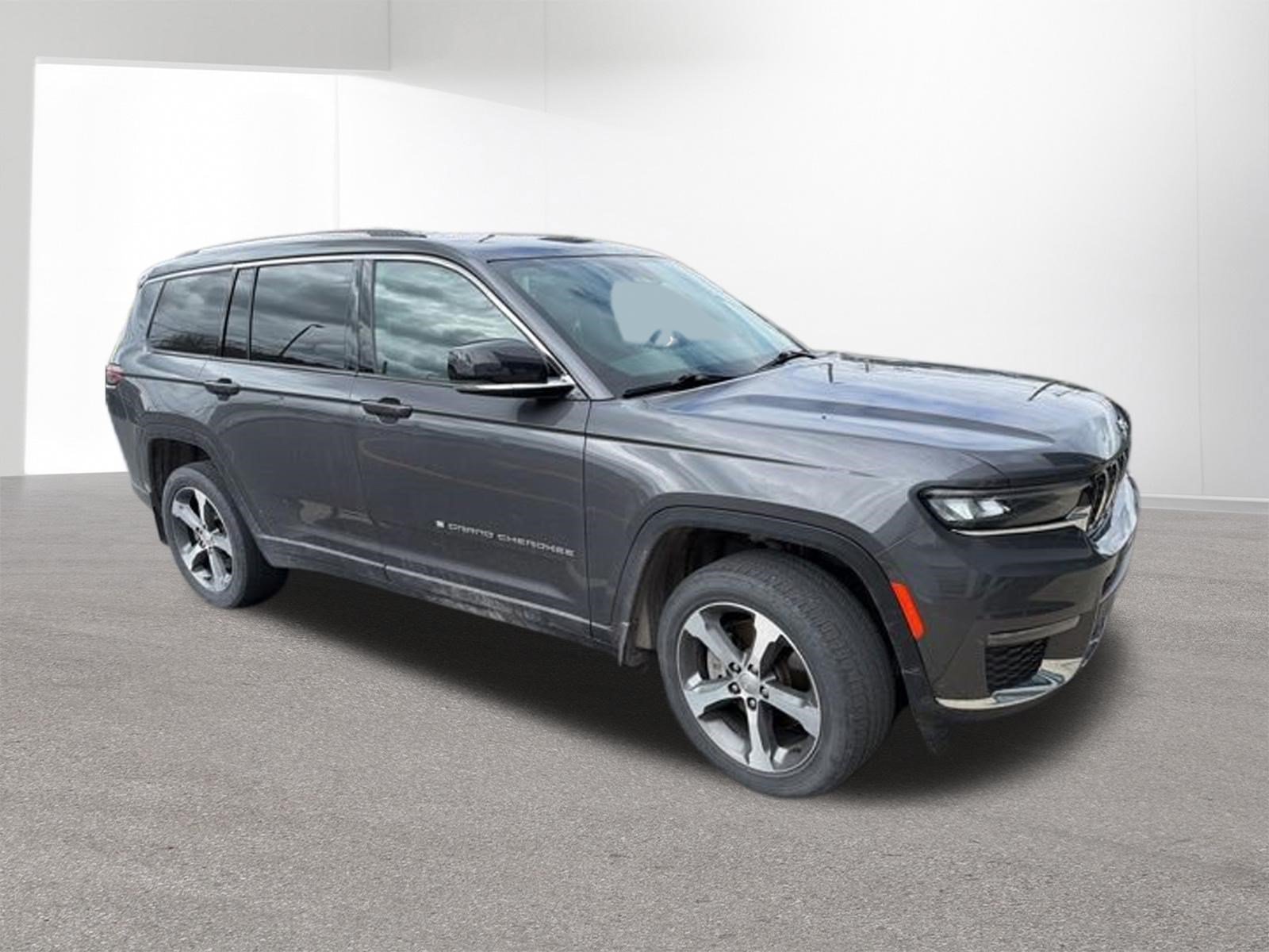 Used 2023 Jeep Grand Cherokee L Limited AWD/4WD image 26