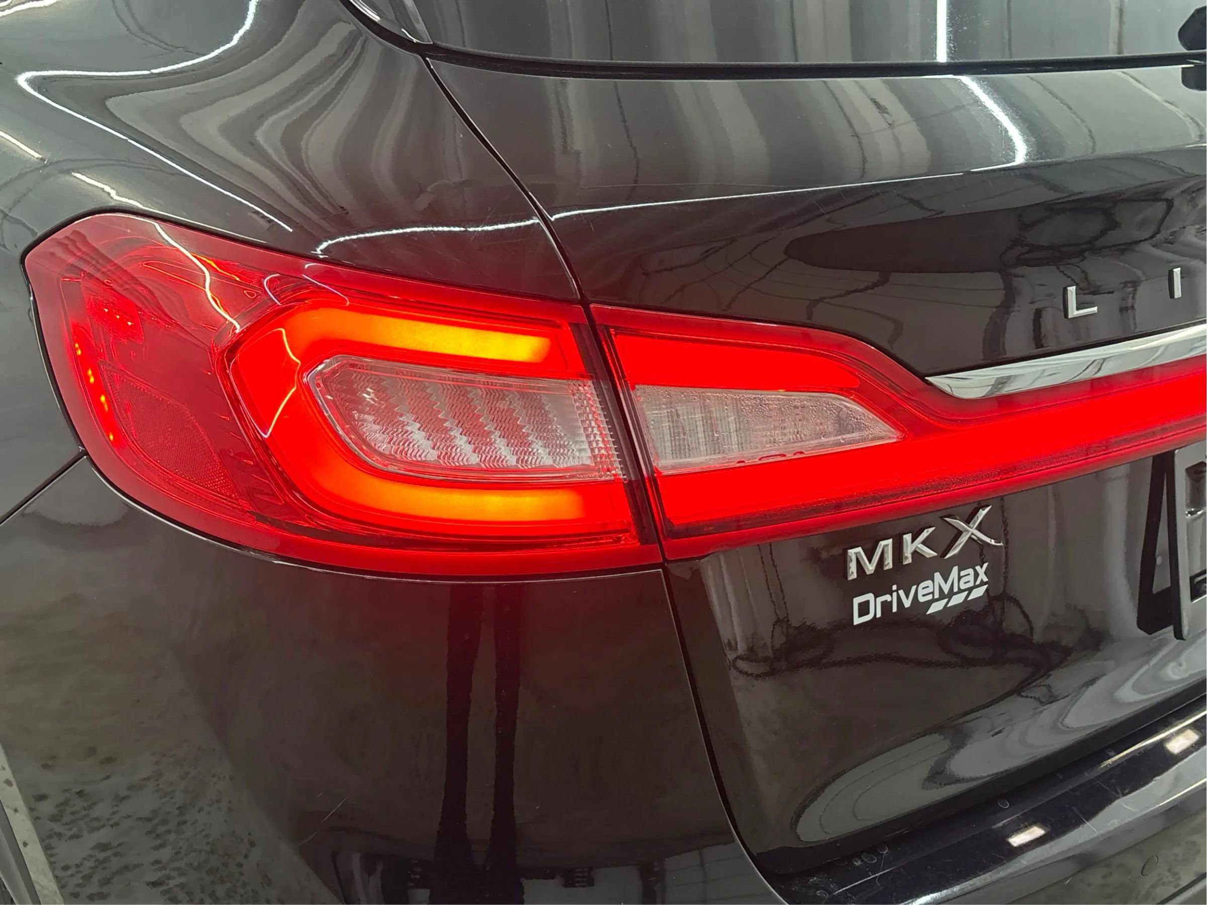 Used 2018 Lincoln MKX Reserve w/ Lincoln MKX Climate Package image 35