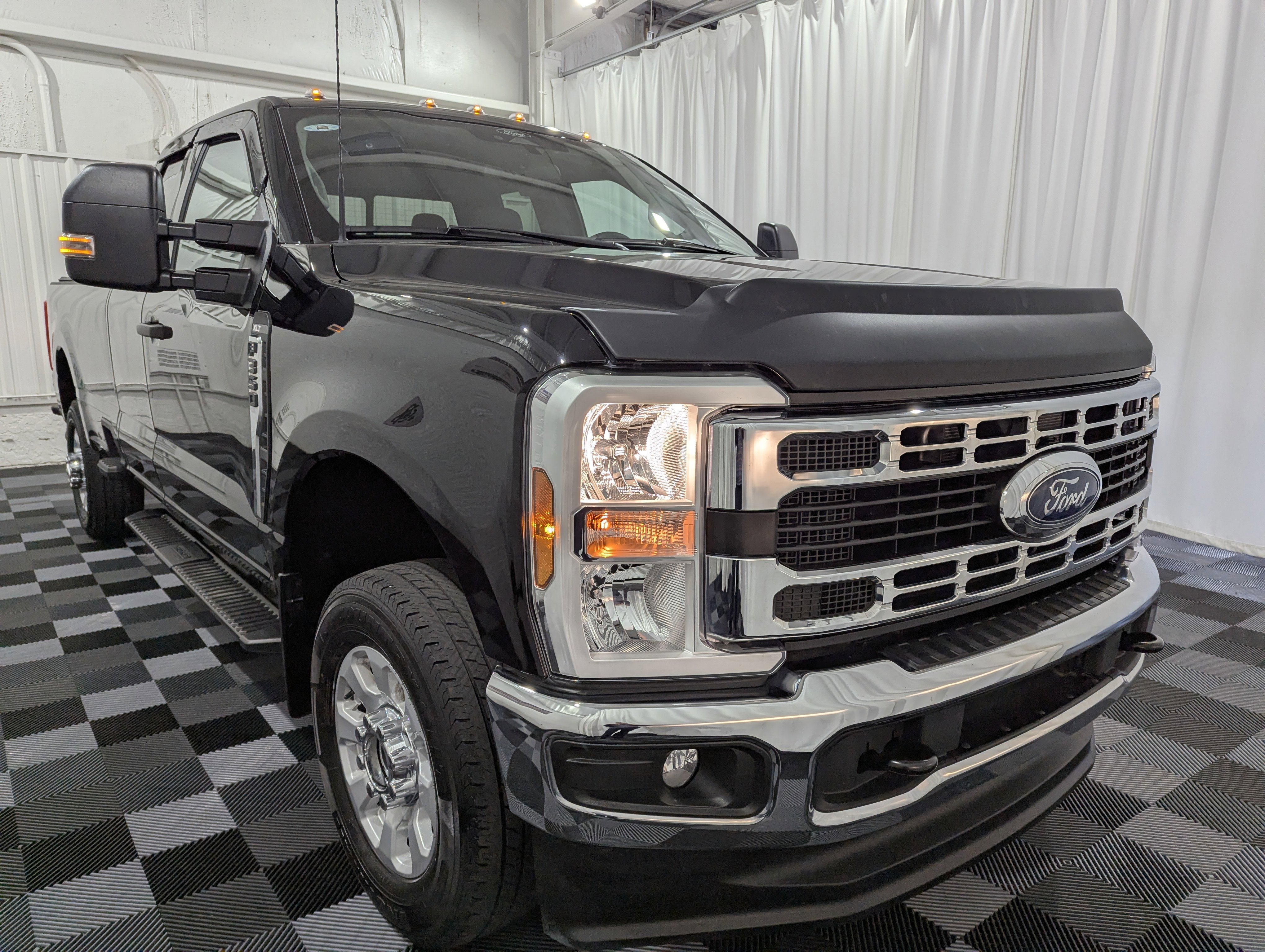 Used 2024 Ford F350 XLT AWD/4WD image 4