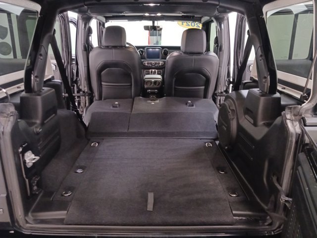 Used 2021 Jeep Wrangler Unlimited Sahara image 30