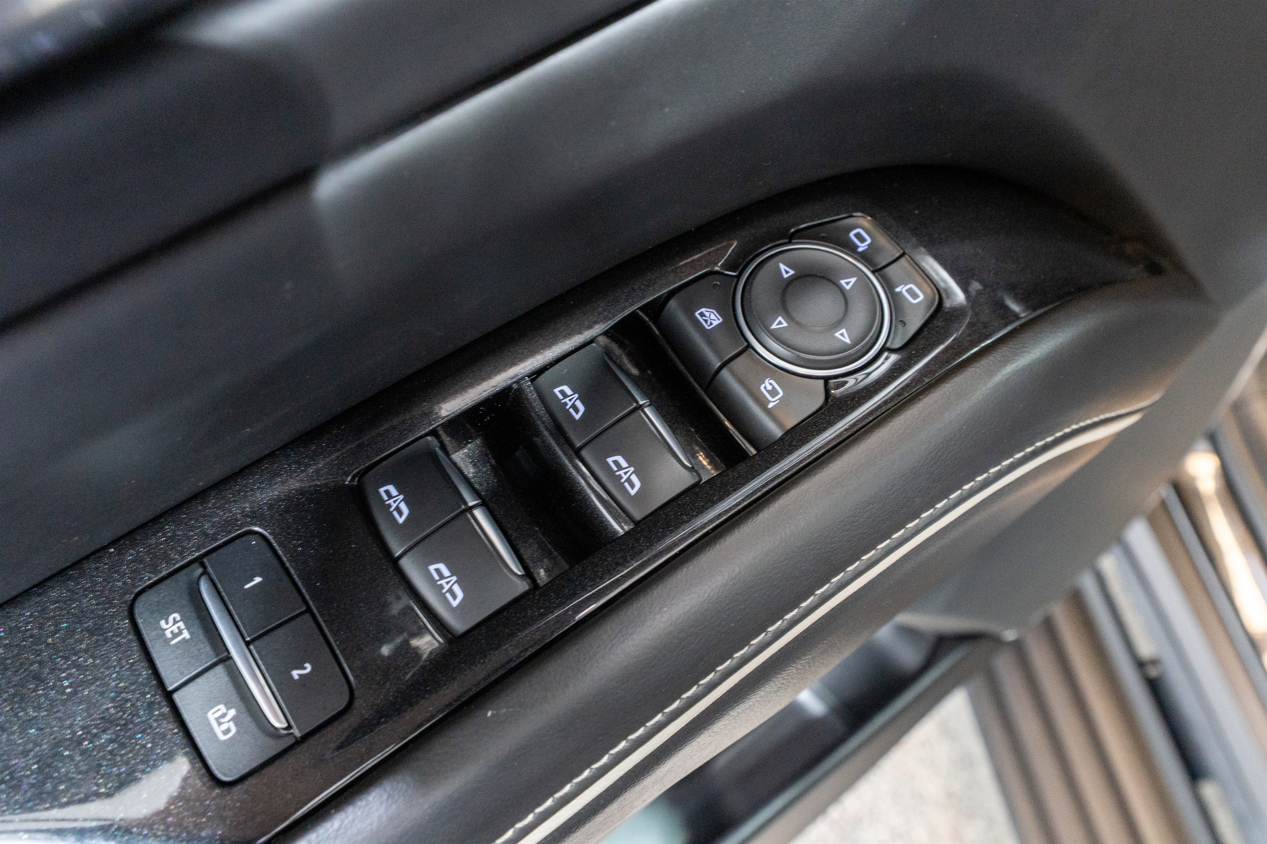 Used 2021 Cadillac Escalade ESV Sport Platinum AWD/4WD image 16