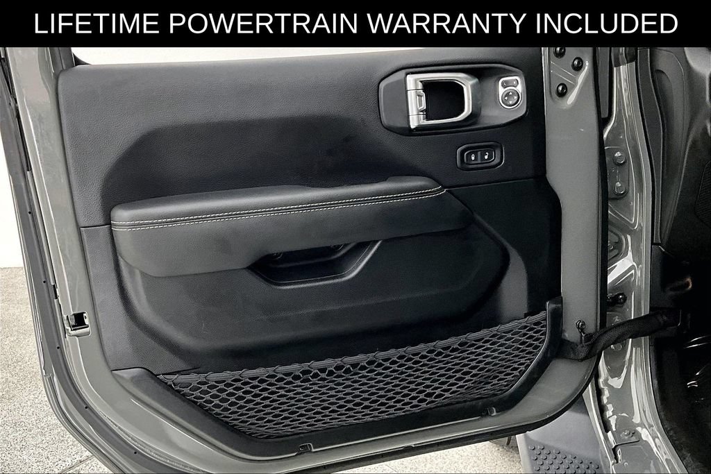 Used 2023 Jeep Wrangler Unlimited Sahara AWD/4WD image 24