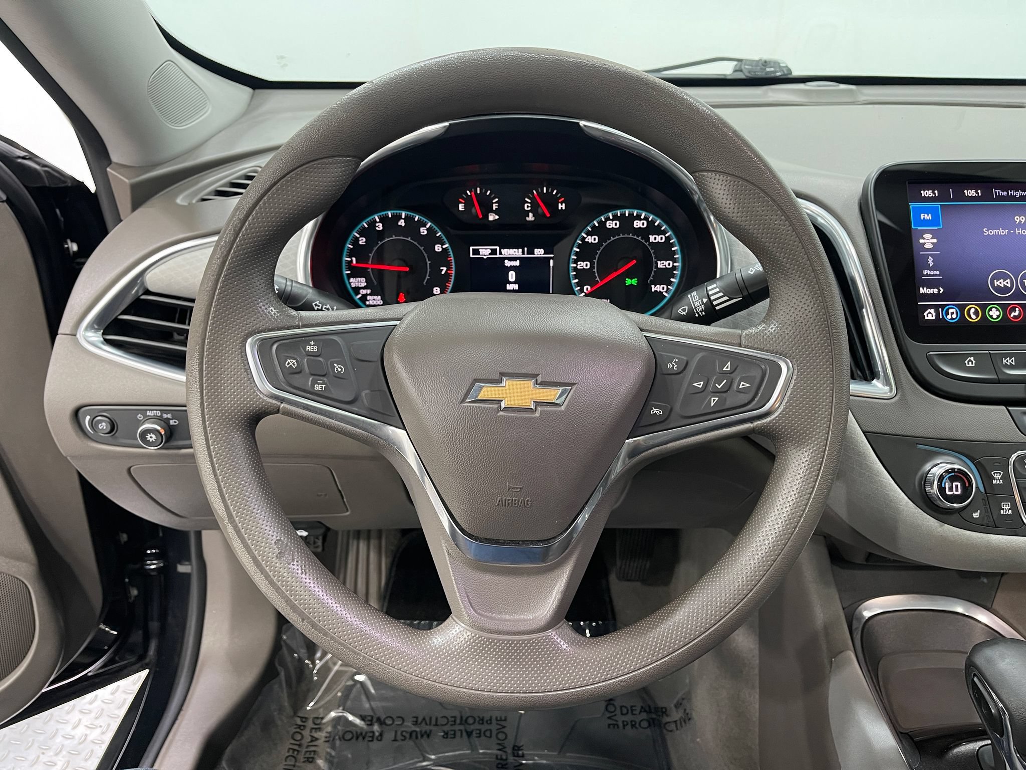 Used 2021 Chevrolet Malibu LT FWD image 20