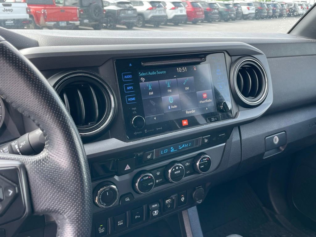 Used 2018 Toyota Tacoma TRD Off-Road AWD/4WD image 15