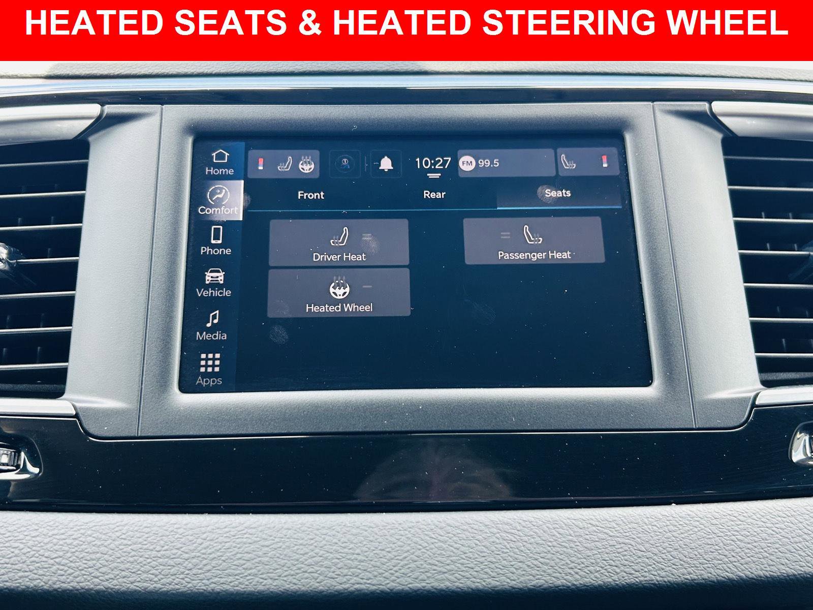 Used 2023 Chrysler Voyager LX image 5
