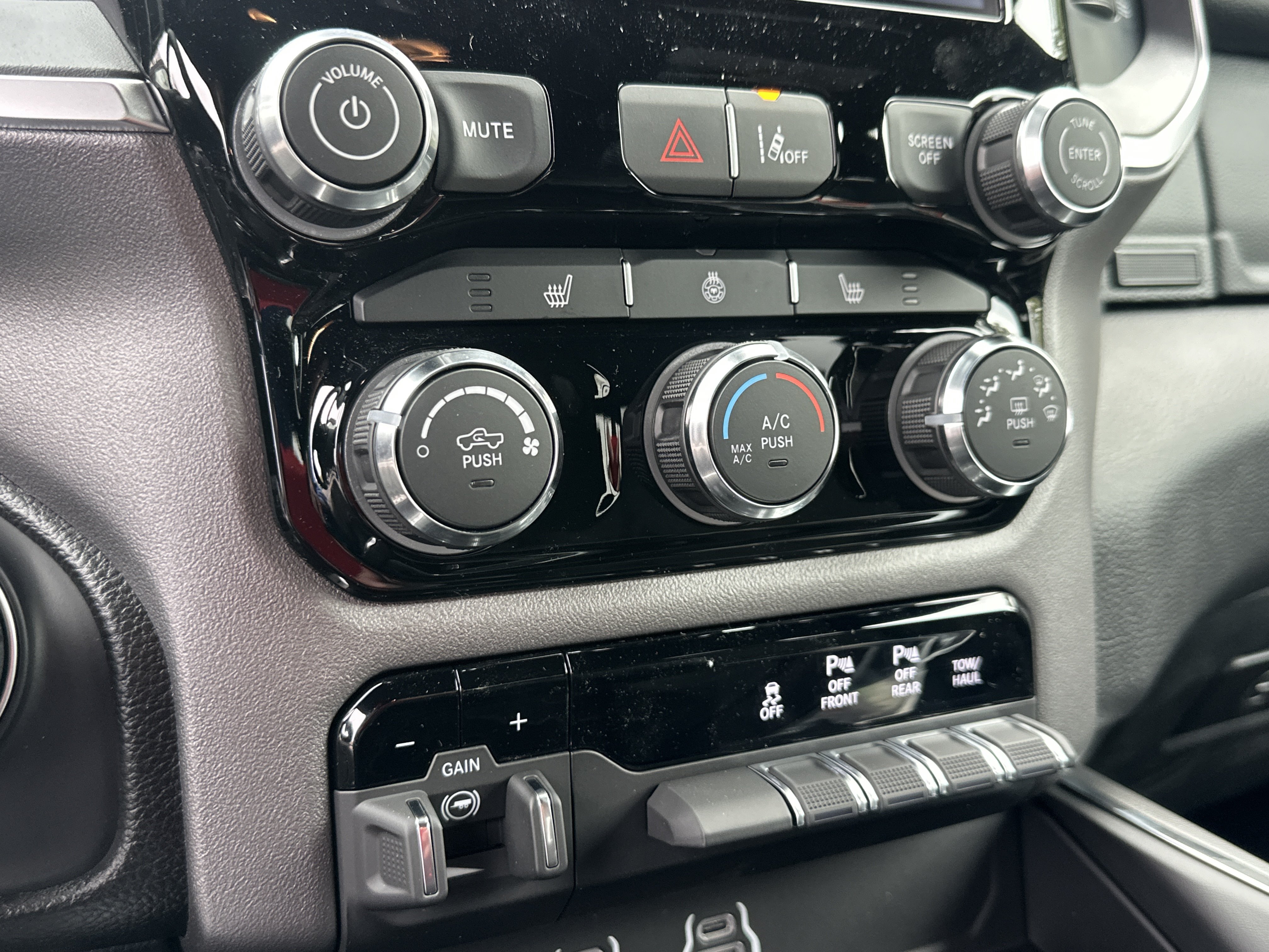 New 2026 RAM 1500 Big Horn AWD/4WD image 6