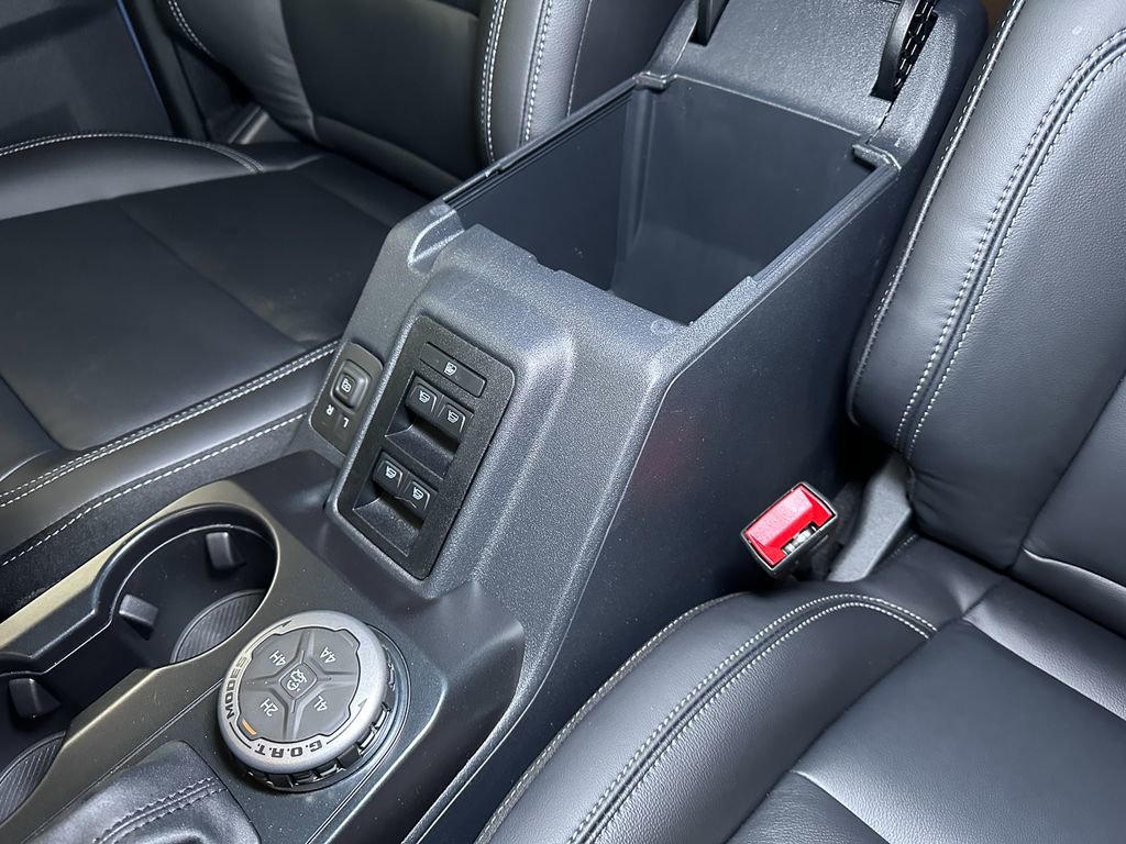 New 2025 Ford Bronco Outer Banks w/ Sasquatch Package image 31