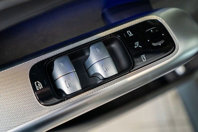 New 2025 Mercedes-Benz GLC 350e 4MATIC image 15
