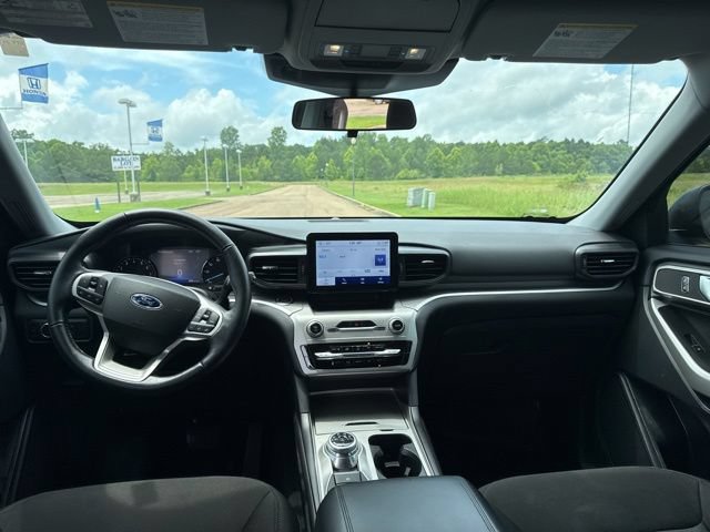 Used 2022 Ford Explorer XLT AWD/4WD image 14